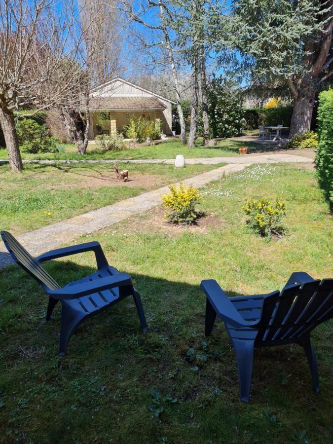Bed and Breakfast Les Cedres Bleus Saint-Medard-de-Mussidan Exterior foto