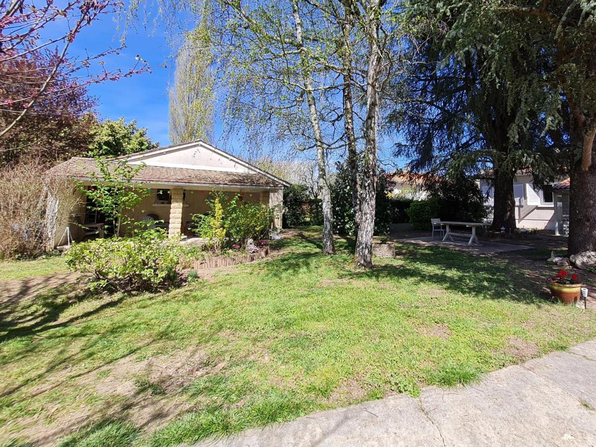 Bed and Breakfast Les Cedres Bleus Saint-Medard-de-Mussidan Exterior foto