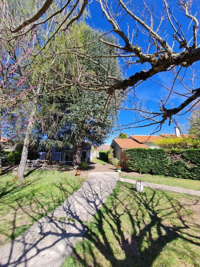 Bed and Breakfast Les Cedres Bleus Saint-Medard-de-Mussidan Exterior foto
