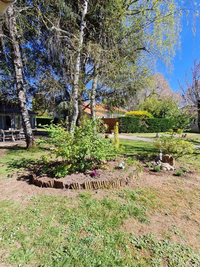 Bed and Breakfast Les Cedres Bleus Saint-Medard-de-Mussidan Exterior foto
